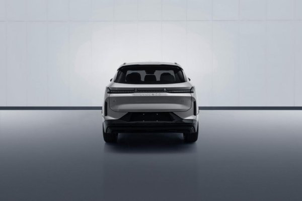 通弘网  领克08激光雷达版组合拳出击! Thor芯片+700TOPS实现全场景驾驭轻松